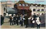 Newspaper vendors outside the Duma building in 1912